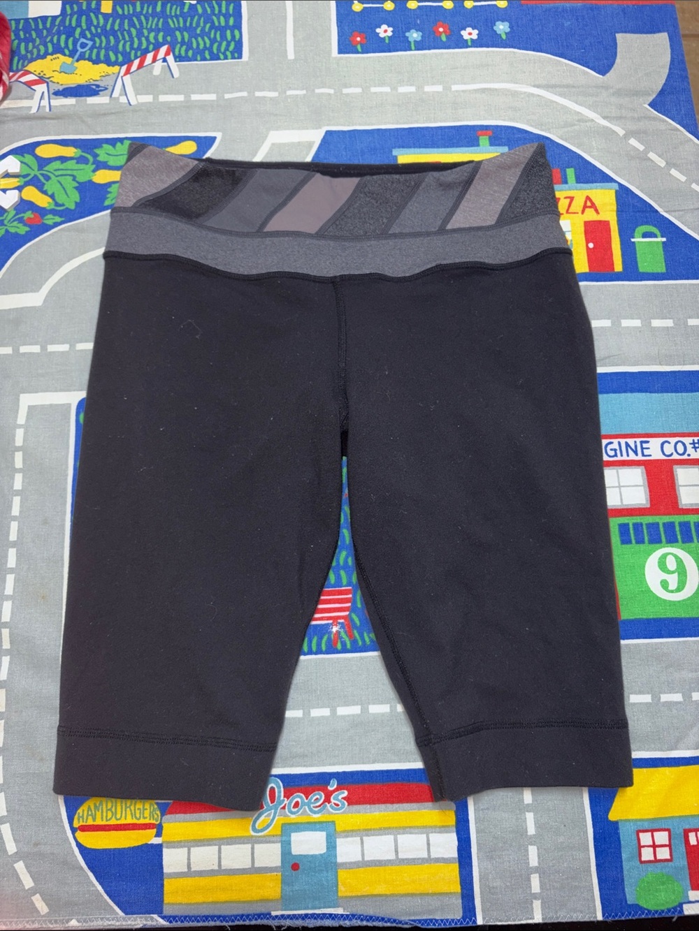 Lululemon black reversible bike shorts